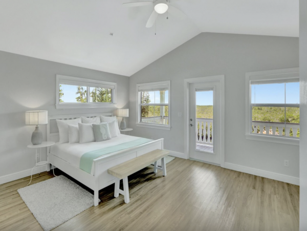 From Villa walk to shops, grocery store, restaurants and the parks!